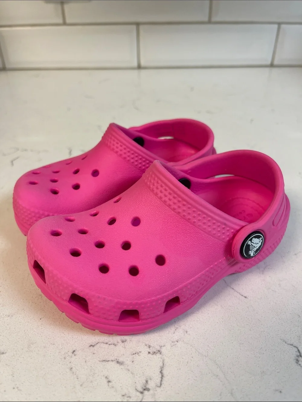 Crocs Classic Clogs Kids Size 7 Pink 206990 Barbie Pink